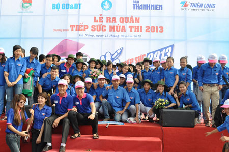 Lễ ra quân Chương trình Tiếp sức mùa thi năm 2013